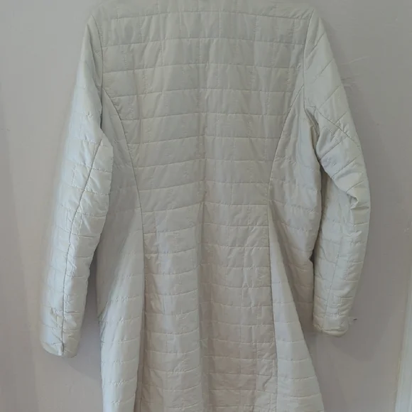 Patagonia Women's Cream Puffer Coat - Picture 6 of 7